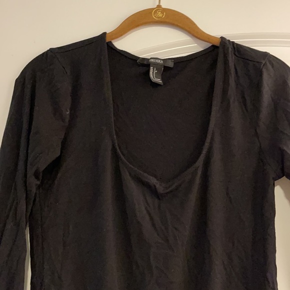 Forever 21 black v neck Ruffle sleeve bodysuit large - Picture 3 of 5